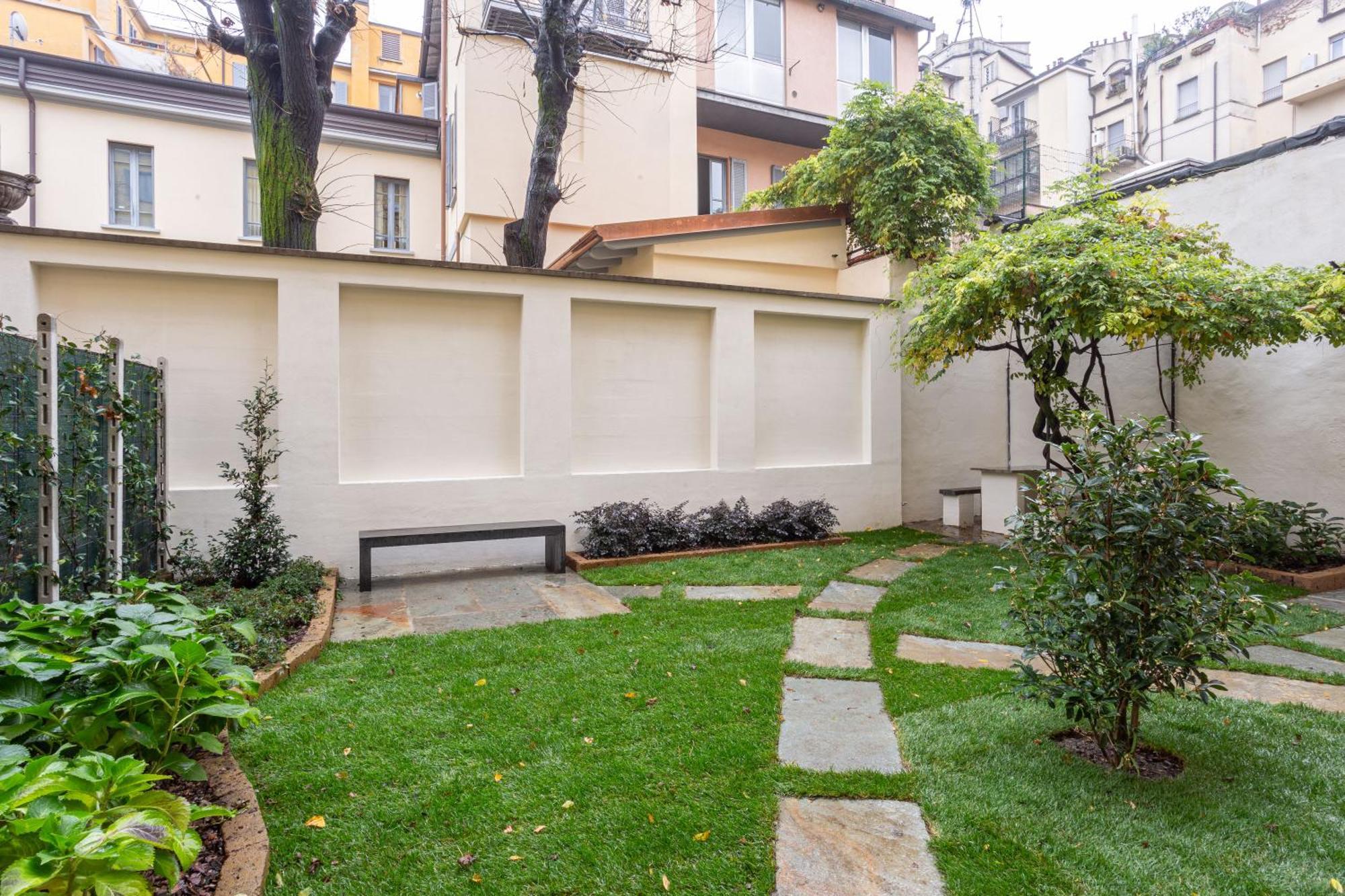 Sant Ambroeus Garden Apartment Милан Экстерьер фото